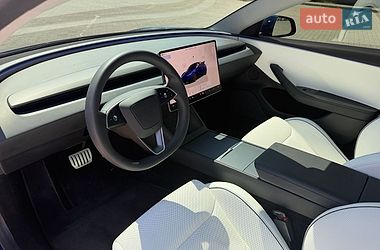 Седан Tesla Model 3 2024 в Городку