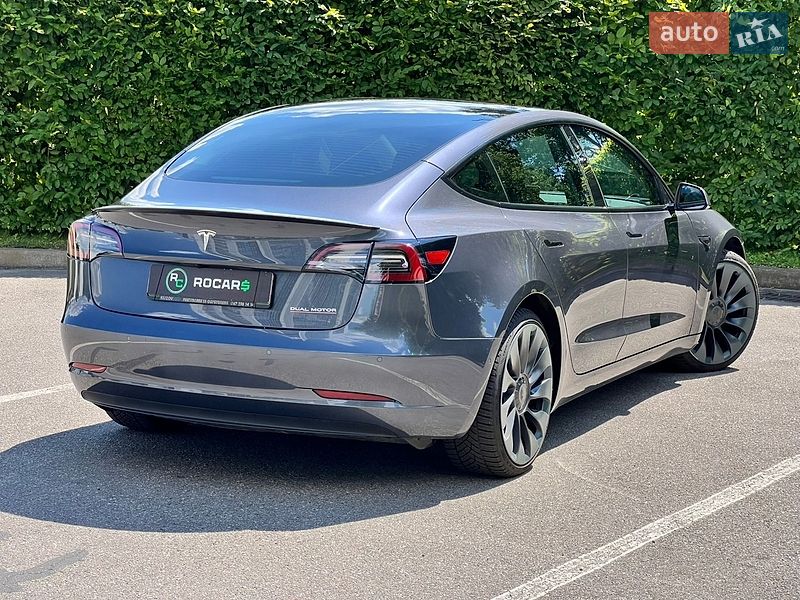 Седан Tesla Model 3 2021 в Києві