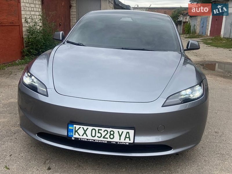 Tesla Model 3 2025