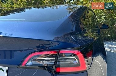 Седан Tesla Model 3 2021 в Львове