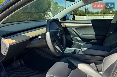 Седан Tesla Model 3 2021 в Львове