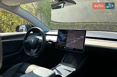 Седан Tesla Model 3 2021 в Львове