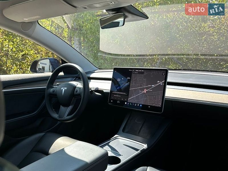 Седан Tesla Model 3 2021 в Львове