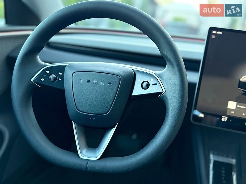 Седан Tesla Model 3 2024 в Стрые