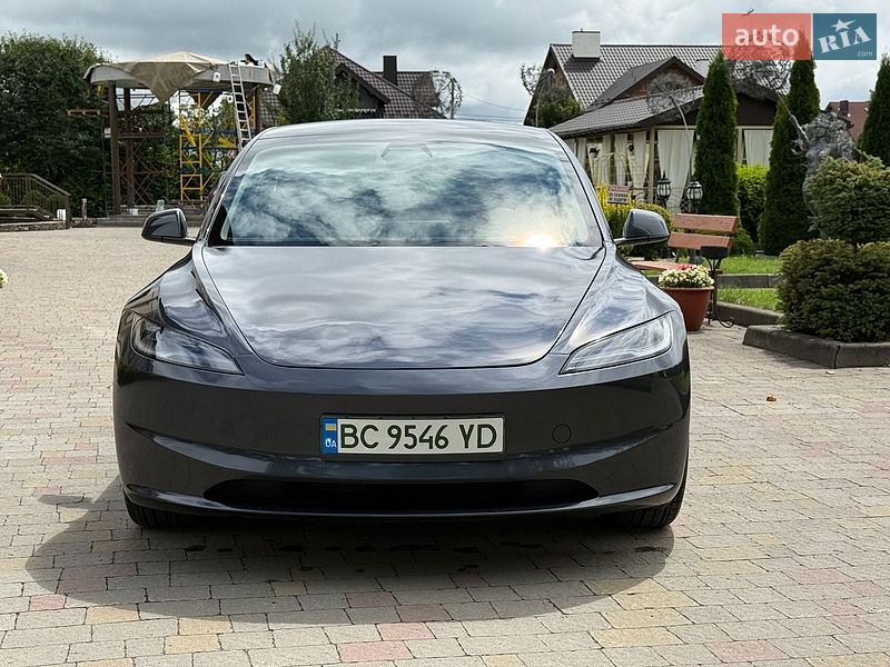 Седан Tesla Model 3 2024 в Стрые