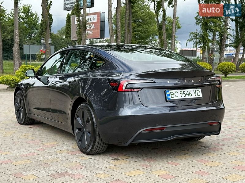Седан Tesla Model 3 2024 в Стрые