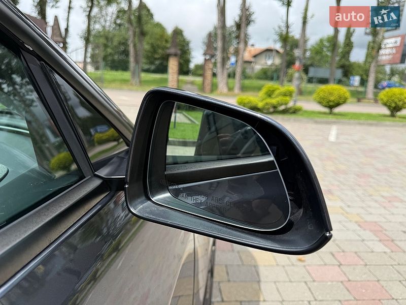 Седан Tesla Model 3 2024 в Стрые