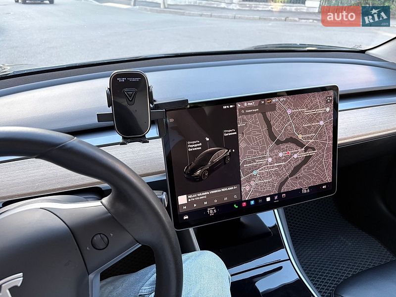 Седан Tesla Model 3 2020 в Виннице