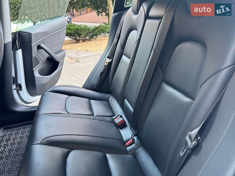 Седан Tesla Model 3 2019 в Одессе