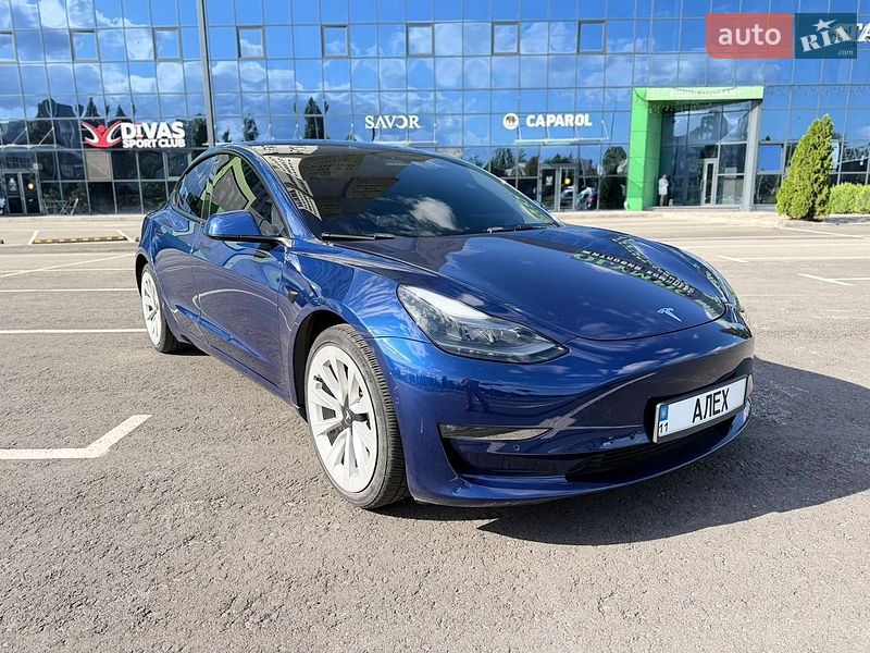 Tesla Model 3 2022