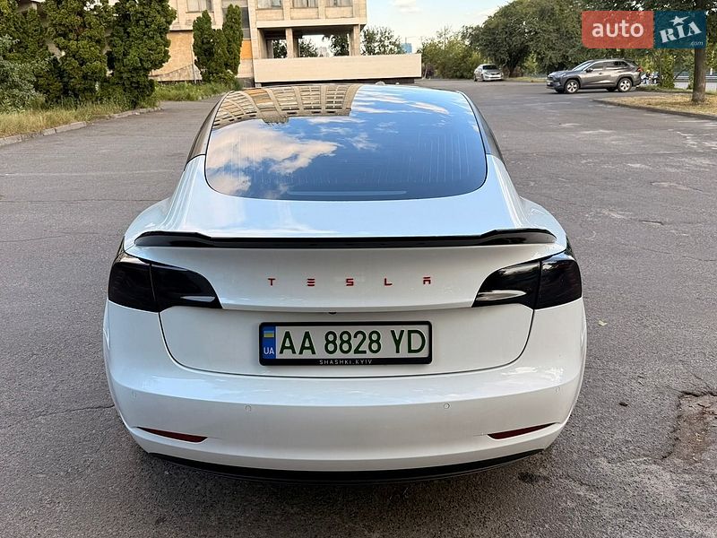 Седан Tesla Model 3 2021 в Киеве фото 4 Седан Tesla Model 3 2021 в Киеве