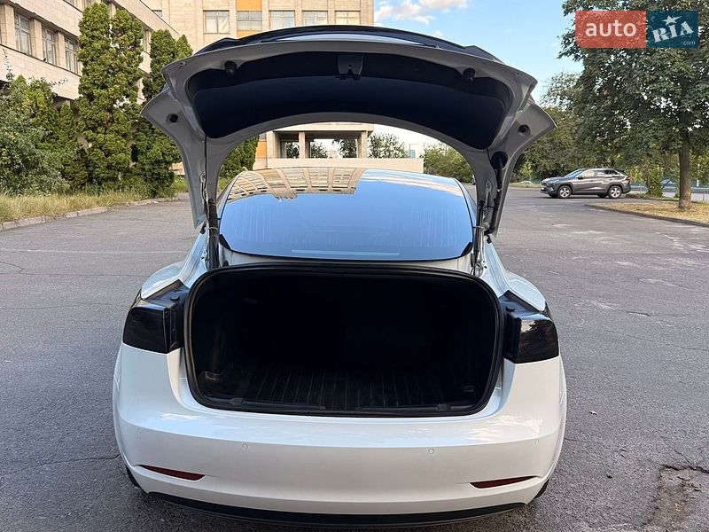 Седан Tesla Model 3 2021 в Киеве фото 18 Седан Tesla Model 3 2021 в Киеве