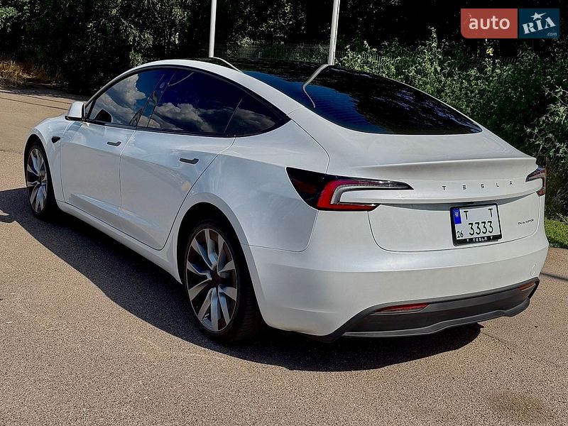 Седан Tesla Model 3 2024 в Одессе