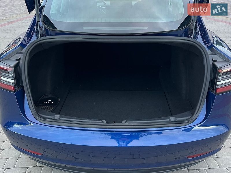 Седан Tesla Model 3 2018 в Харькове