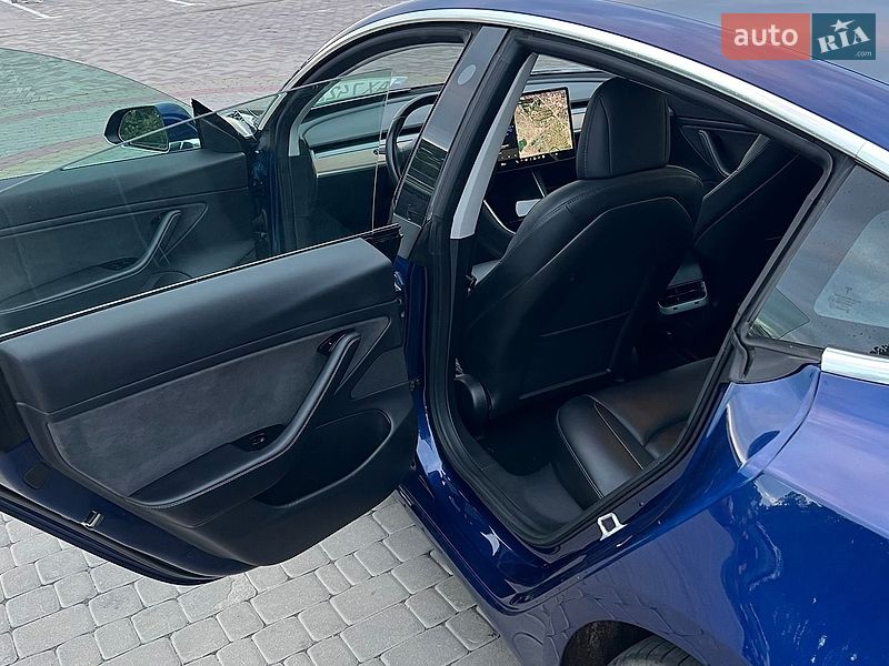 Седан Tesla Model 3 2018 в Харькове