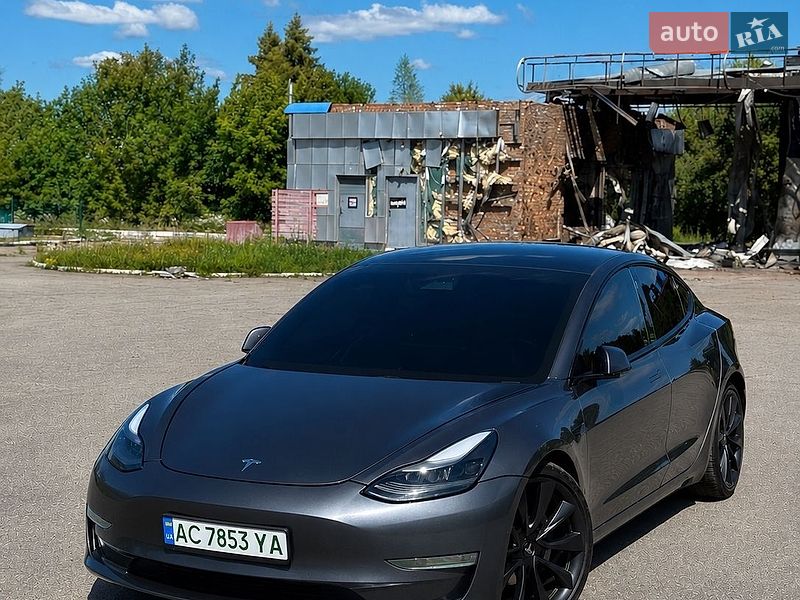 Tesla Model 3 2021