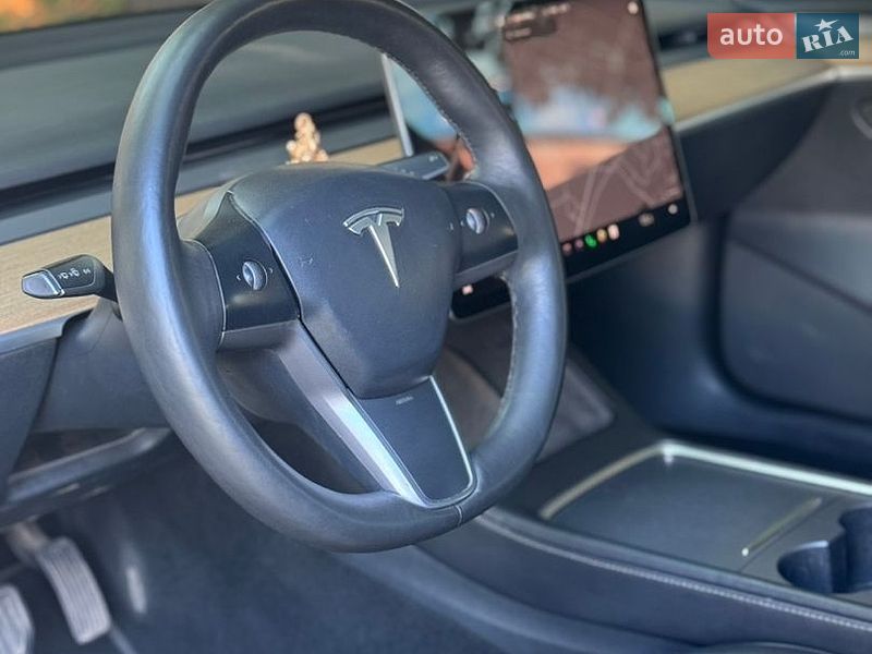 Седан Tesla Model 3 2021 в Кролевце