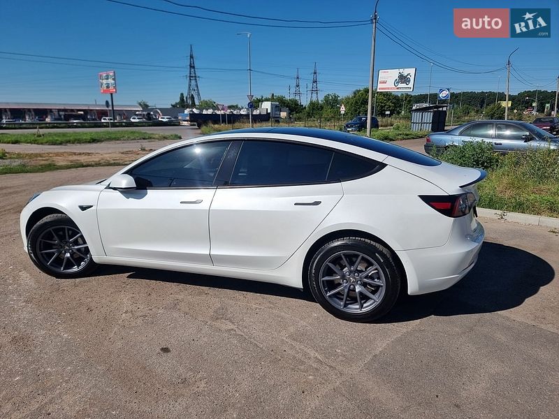 Tesla Model 3 2021