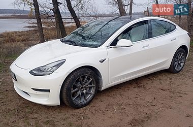 Седан Tesla Model 3 2020 в Запорожье