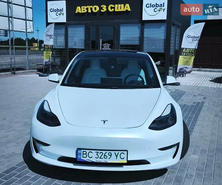 Tesla Model 3 2021