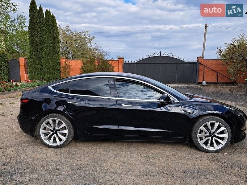 Седан Tesla Model 3 2018 в Луцьку