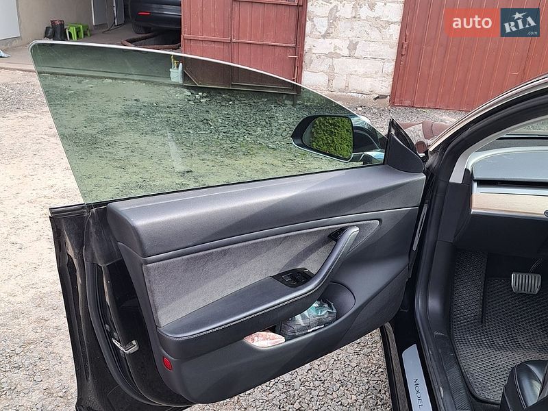Седан Tesla Model 3 2018 в Луцьку