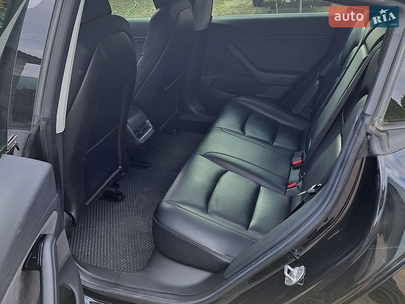 Седан Tesla Model 3 2018 в Луцьку