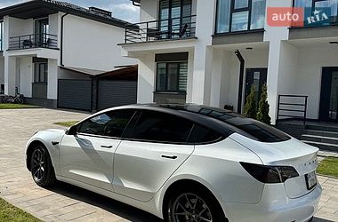 Седан Tesla Model 3 2022 в Ровно