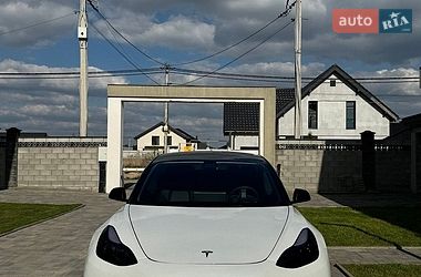 Седан Tesla Model 3 2022 в Ровно
