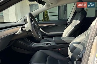 Седан Tesla Model 3 2022 в Ровно