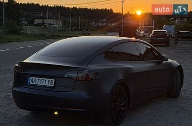 Седан Tesla Model 3 2022 в Броварах