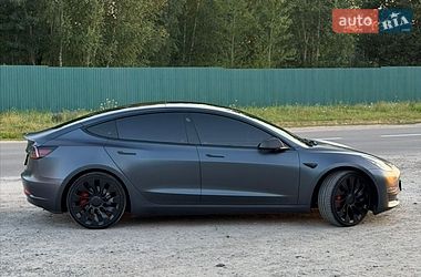 Седан Tesla Model 3 2022 в Броварах