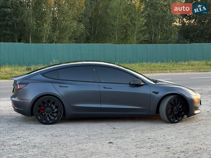 Седан Tesla Model 3 2022 в Броварах