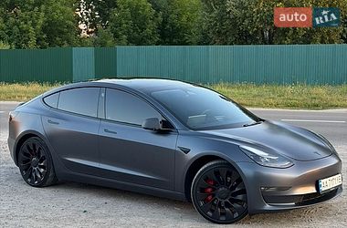 Седан Tesla Model 3 2022 в Броварах