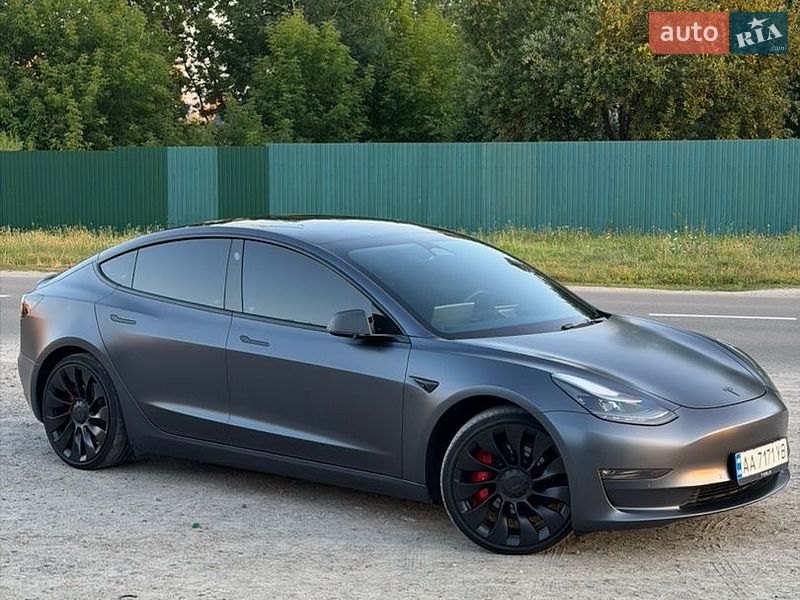 Седан Tesla Model 3 2022 в Броварах
