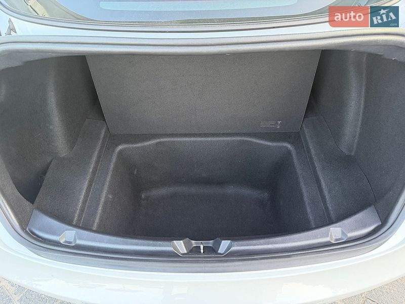 Седан Tesla Model 3 2021 в Львове фото 11 Седан Tesla Model 3 2021 в Львове
