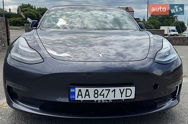 Седан Tesla Model 3 2019 в Гатне