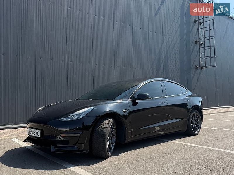 Седан Tesla Model 3 2019 в Києві