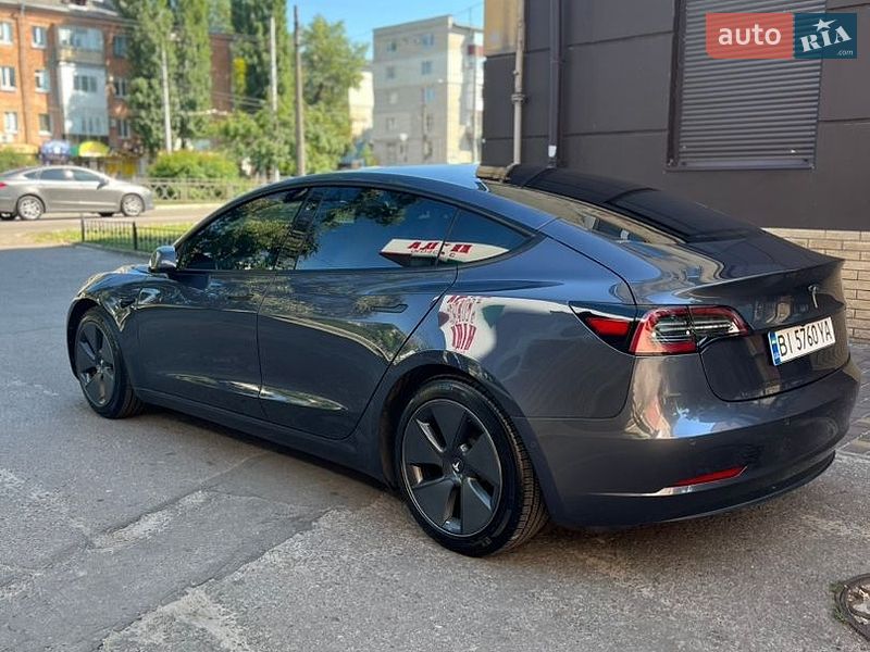 Седан Tesla Model 3 2021 в Кременчуці