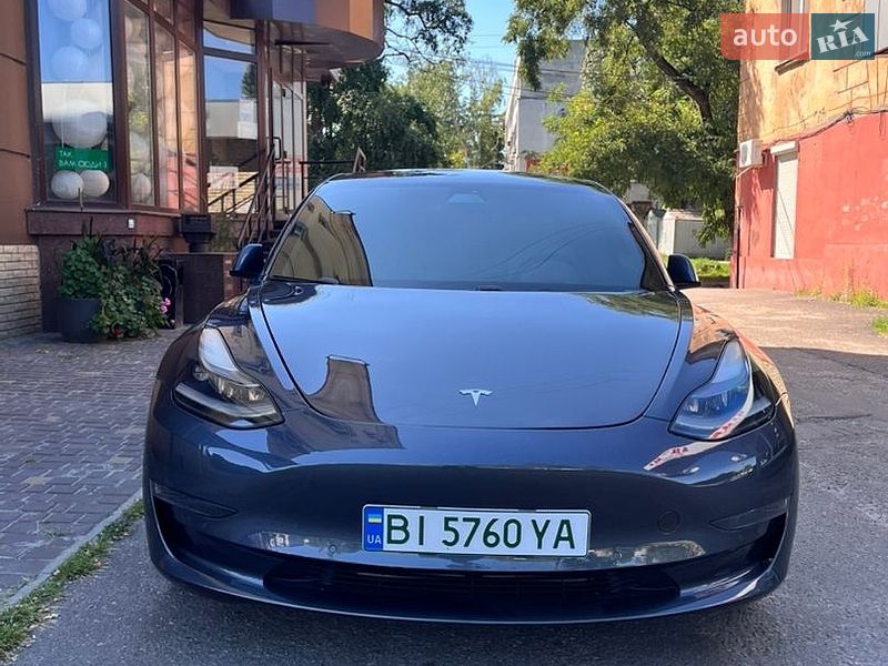 Седан Tesla Model 3 2021 в Кременчуці