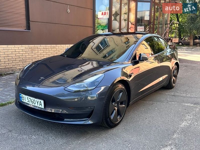 Седан Tesla Model 3 2021 в Кременчуці