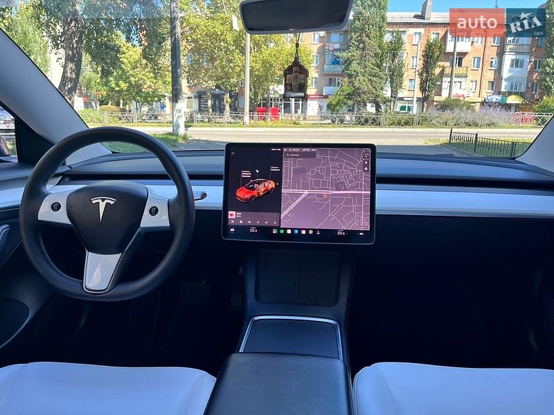 Седан Tesla Model 3 2021 в Кременчуці
