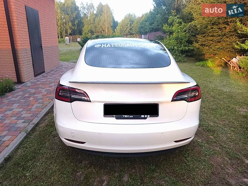 Седан Tesla Model 3 2019 в Киеве