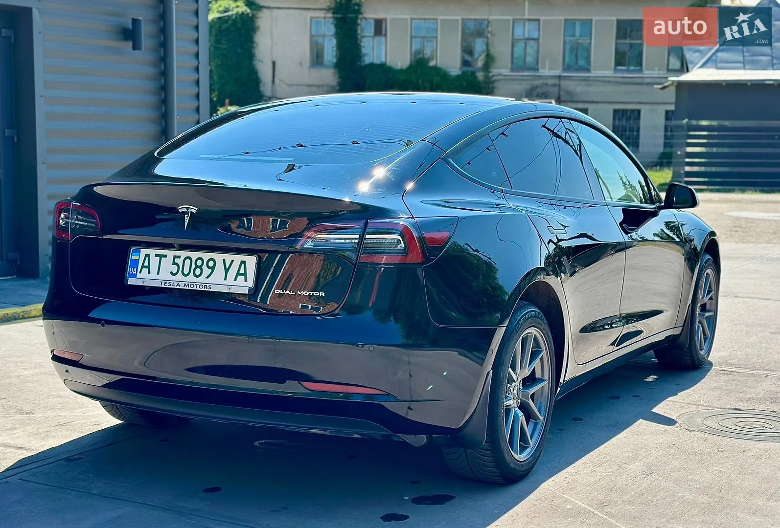 Tesla Model 3 2022 VIN 5YJ3E1EB2NF288322 фото оголошення 6 з 13