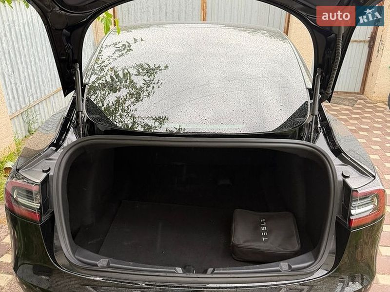 Седан Tesla Model 3 2020 в Николаеве