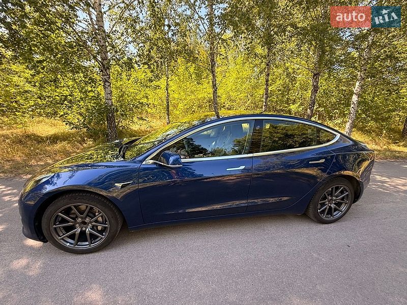 Седан Tesla Model 3 2019 в Лубнах