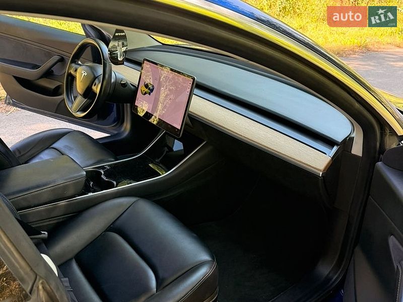 Седан Tesla Model 3 2019 в Лубнах