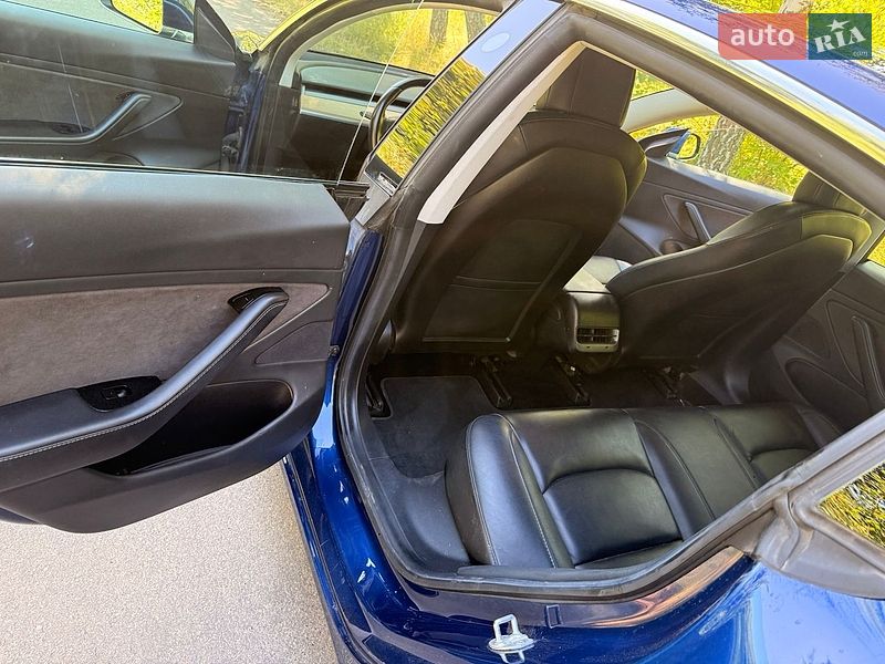 Седан Tesla Model 3 2019 в Лубнах