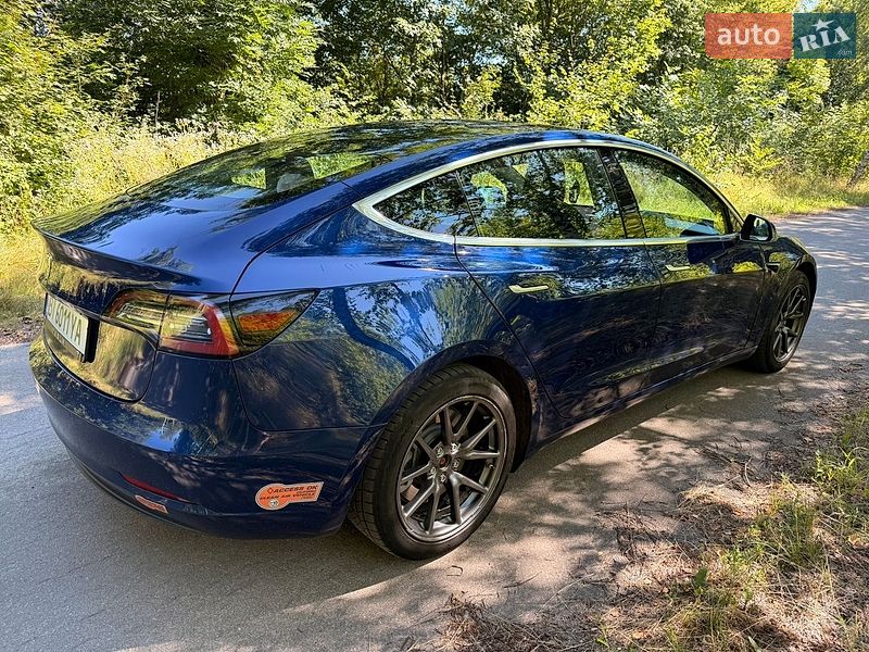 Седан Tesla Model 3 2019 в Лубнах