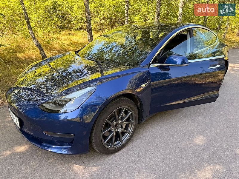 Седан Tesla Model 3 2019 в Лубнах